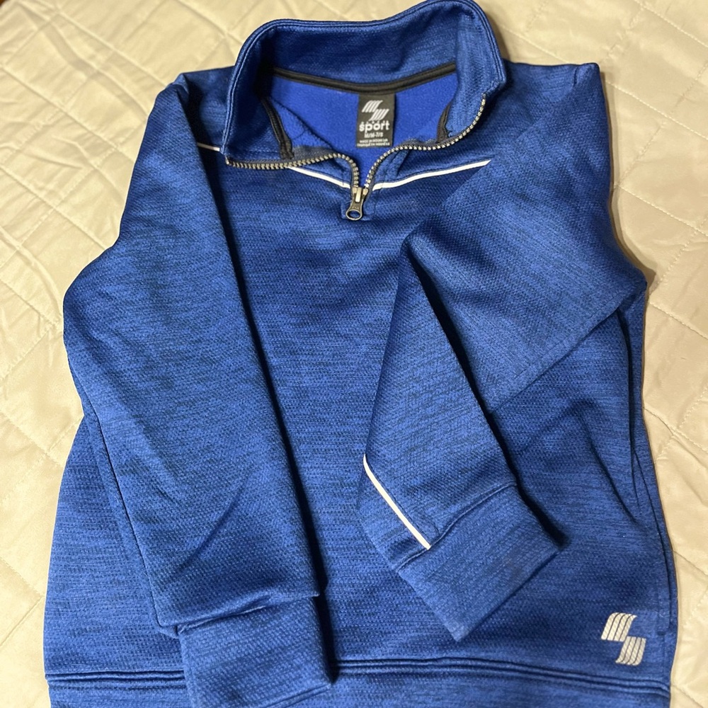 Boys pull over sweater